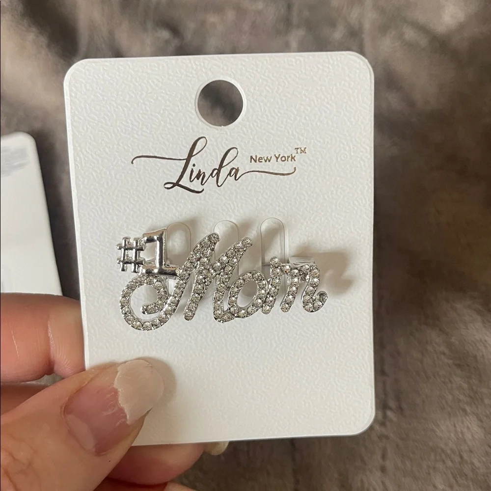 #1 Mom pin brooch choose Gold or Silver tone nwt